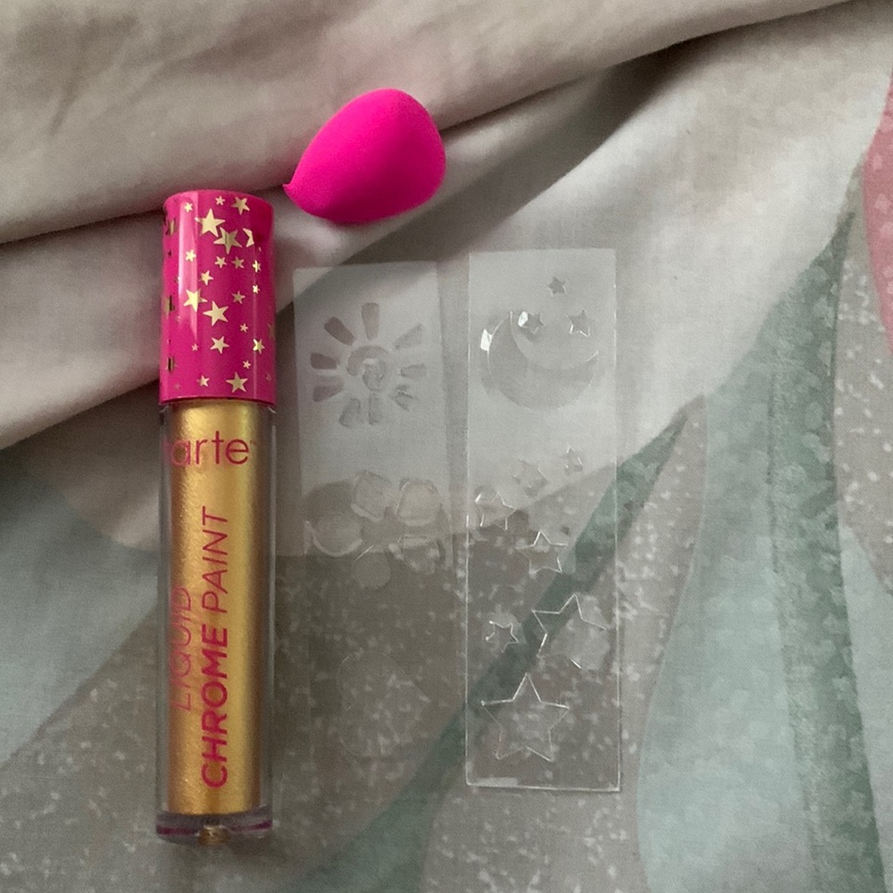 *NWT Tarte Gold metallic pigment